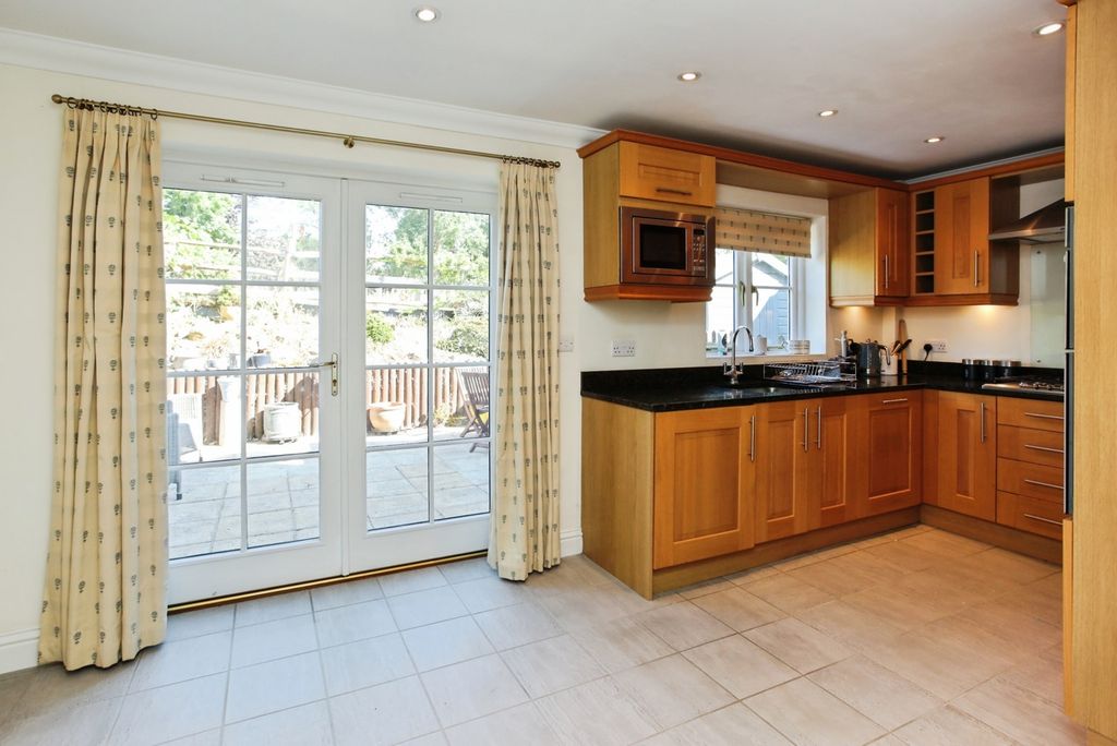 Property photo 2 of 15 Pbox-Img.Jpg