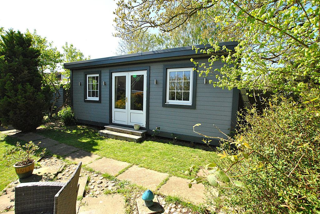 Property photo 3 of 20