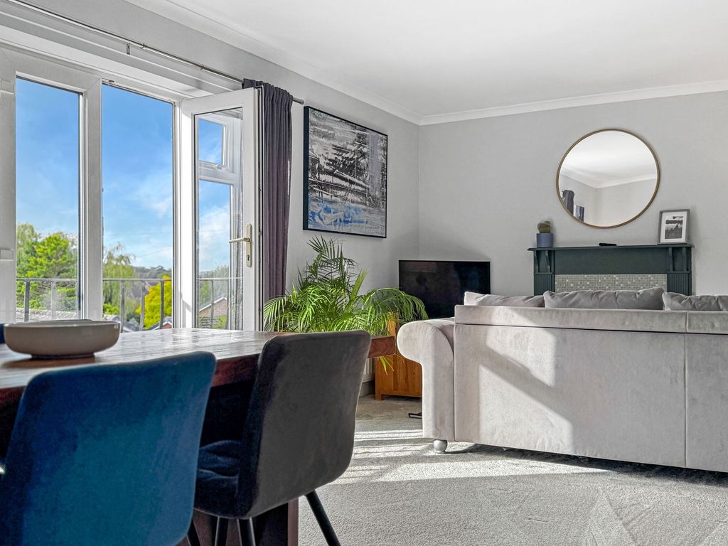 Property photo 2 of 25