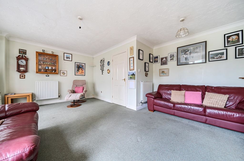 Property photo 2 of 10 1353685-8-68c2B7F...