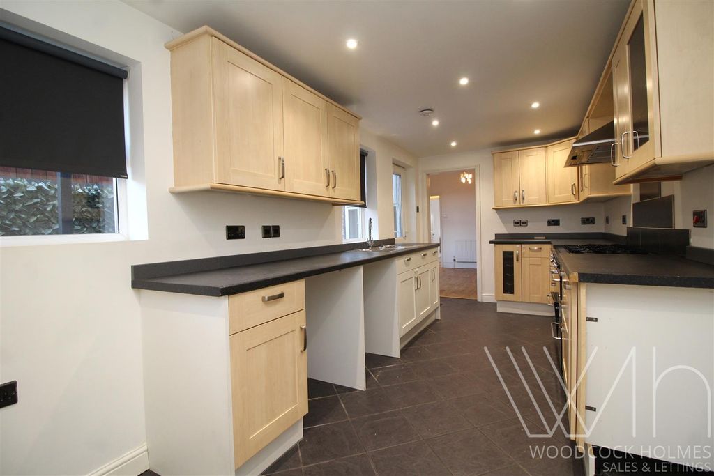 Property photo 3 of 13 Kitchen 2 .Jpg