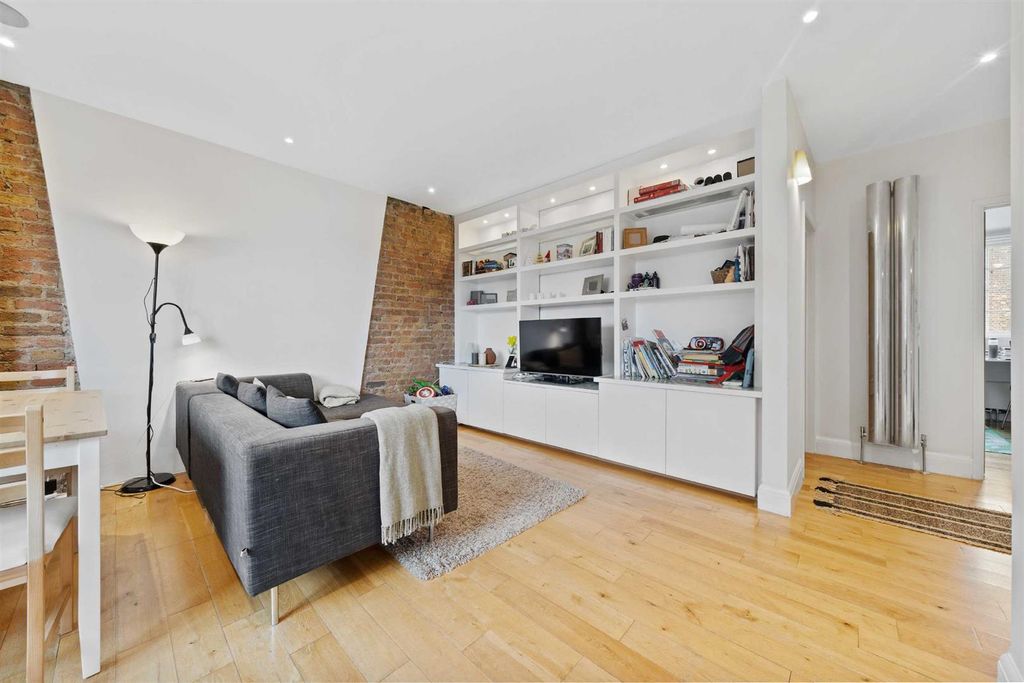 Property photo 3 of 8