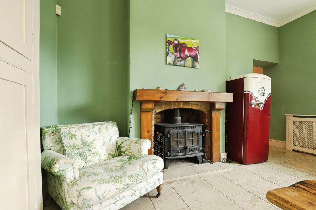 Property photo 2 of 17