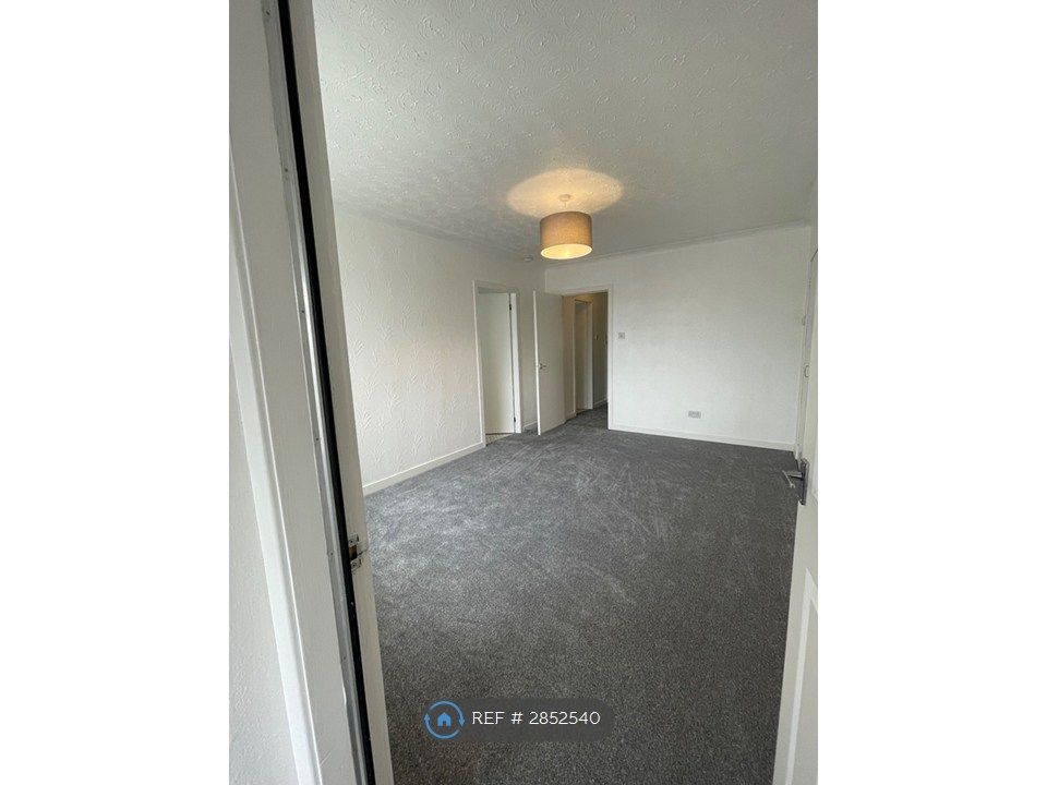 Property photo 3 of 14 Living Room