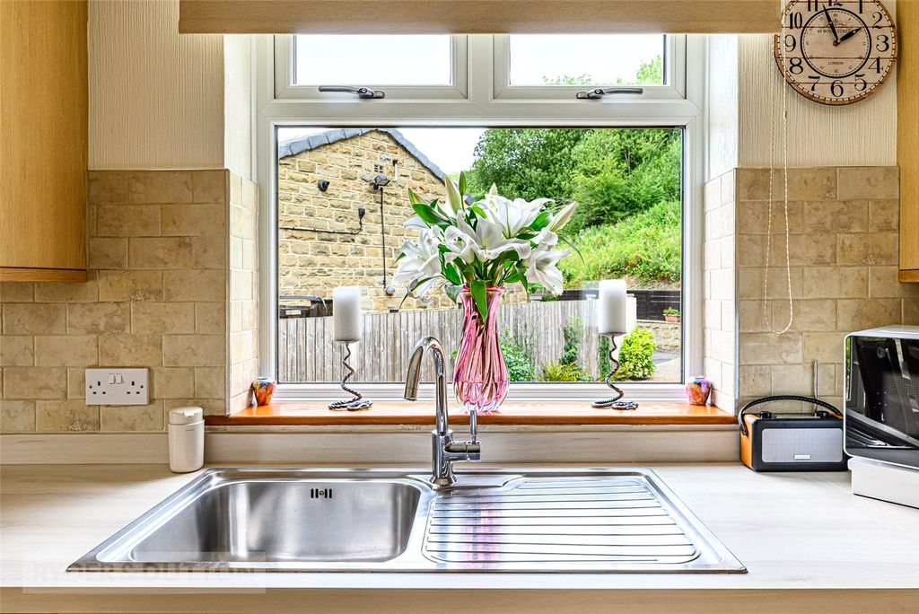 Property photo 3 of 28 Picture No. 26