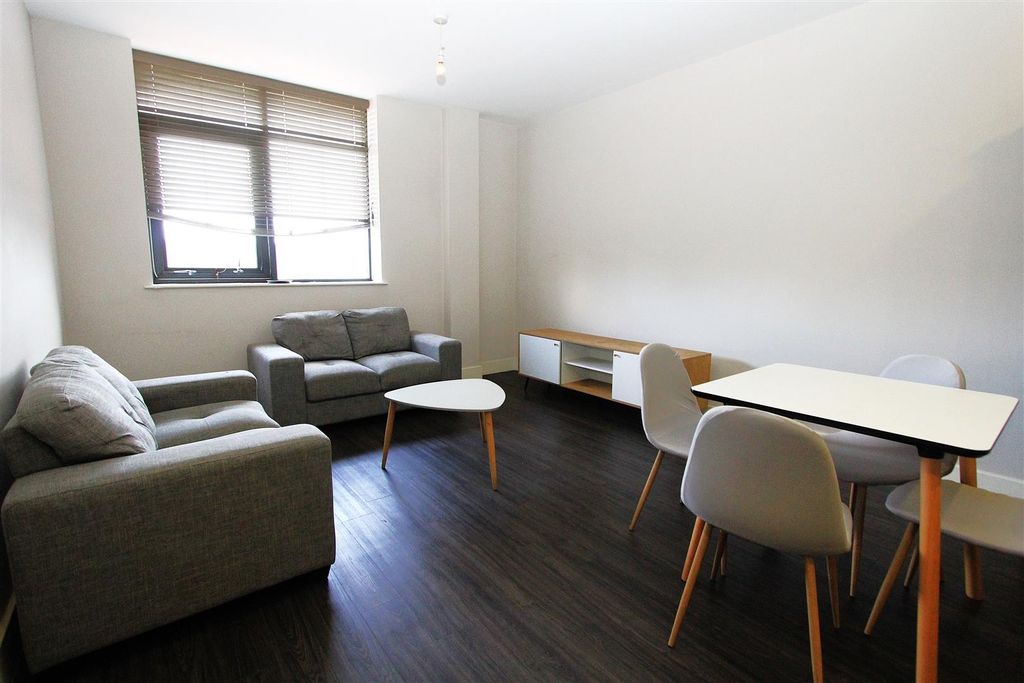 Property photo 1 of 9 Bright Open-Plan Living And Dining Area...