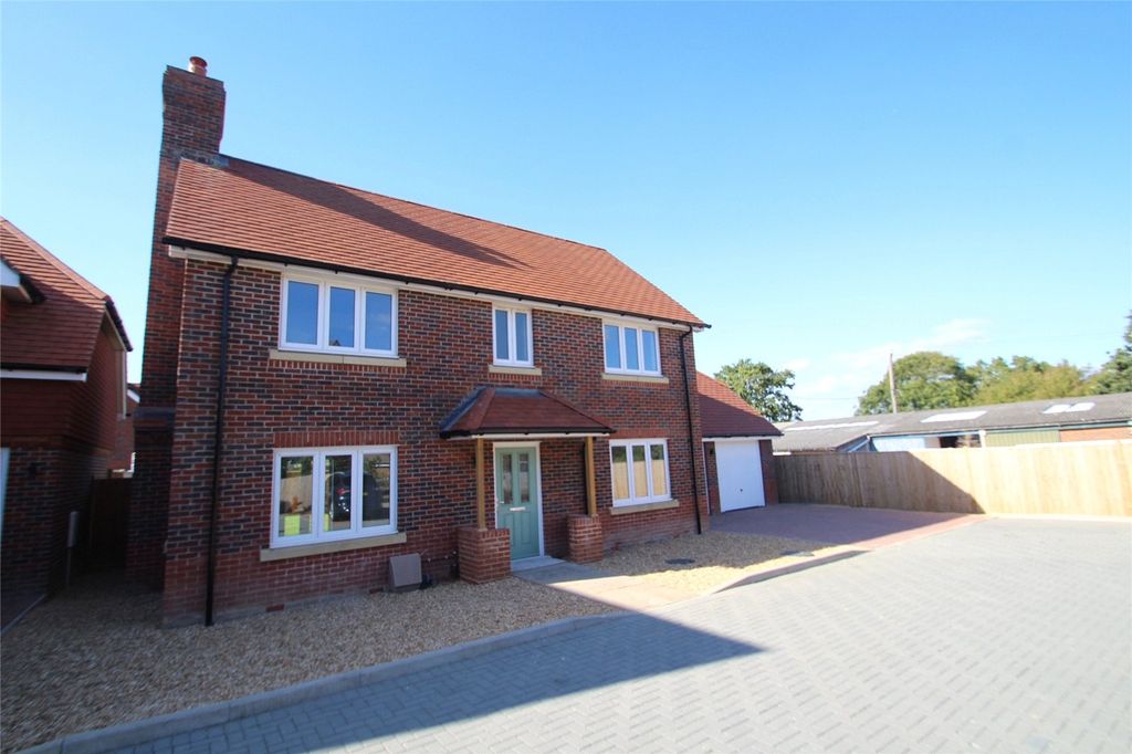 Property photo 1 of 7 Picture No. 10