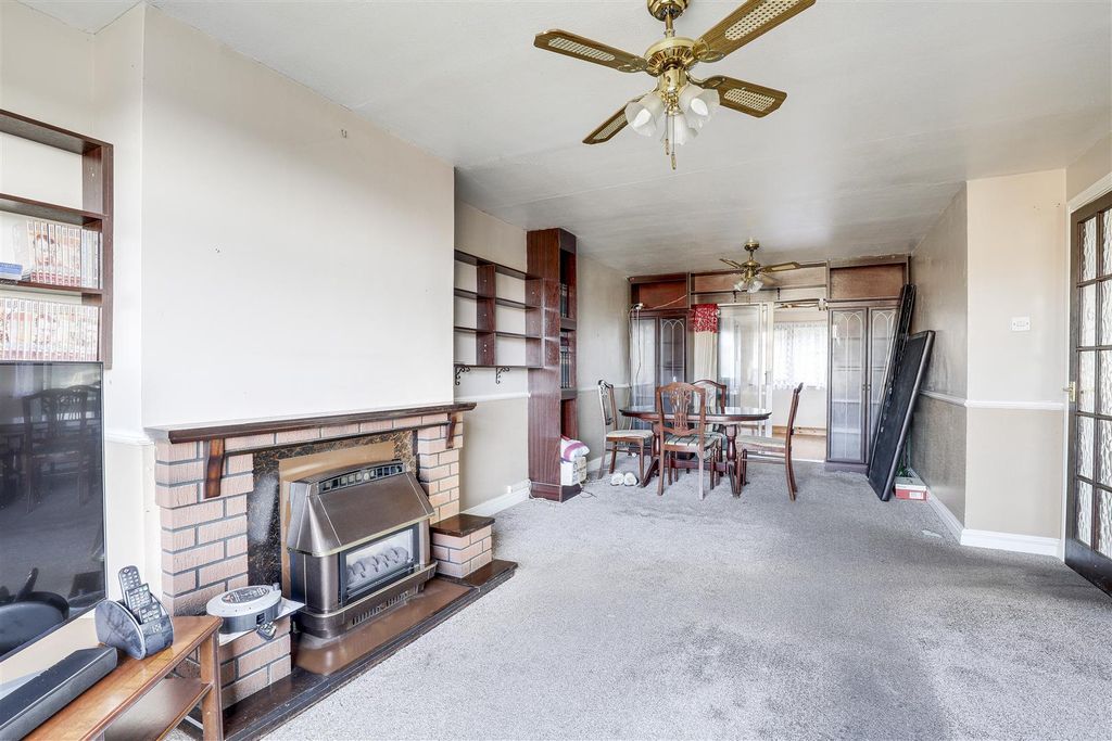 Property photo 2 of 16 12341.Jpg