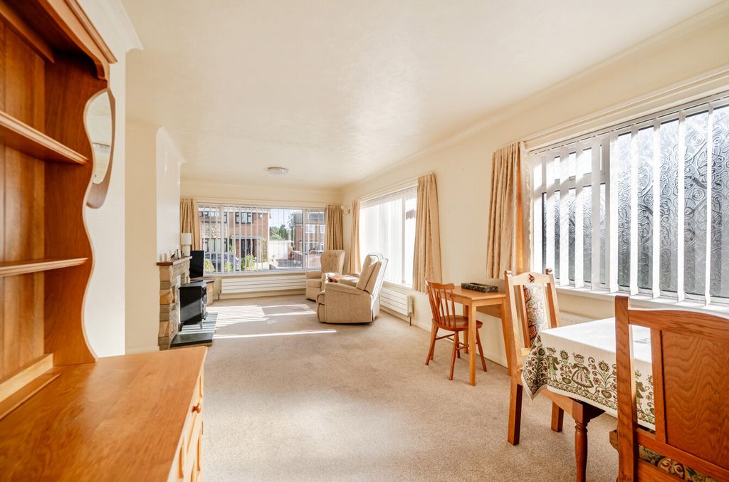 Property photo 3 of 18 1495543-9-6A672d6...