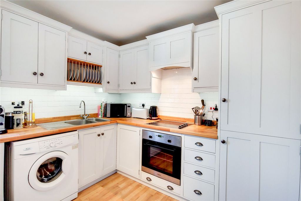 Property photo 2 of 15 Kitchen