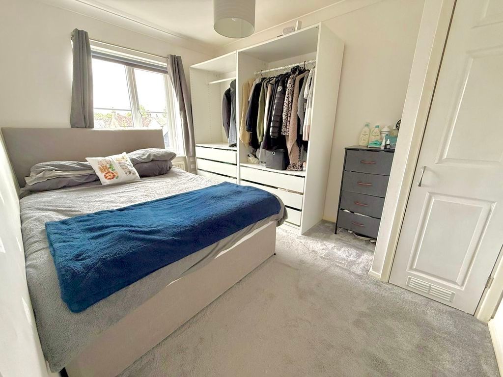 Property photo 3 of 11 Bedroom