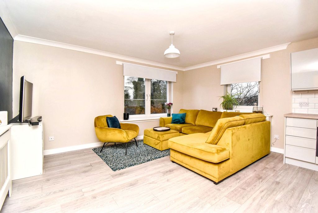 Property photo 2 of 12 Lounge/Kitchen/Diner Angle 1