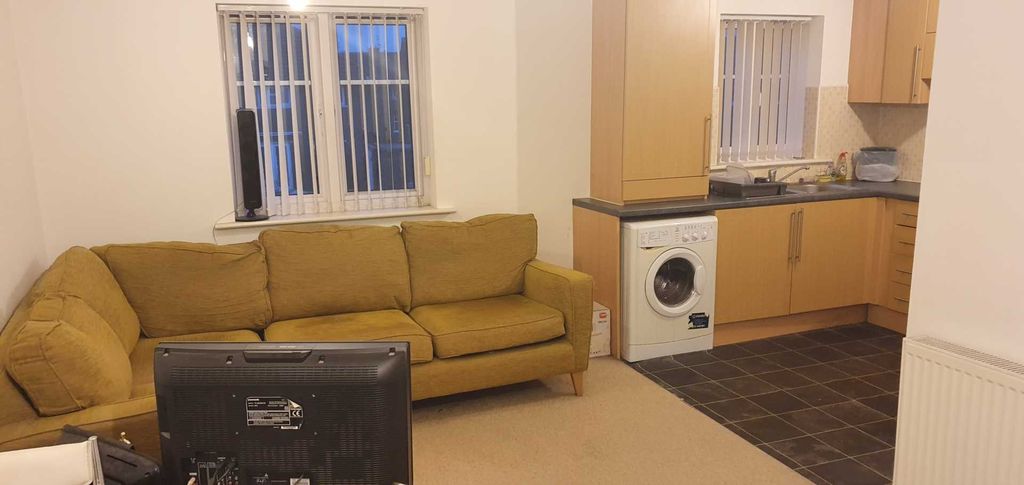 Property photo 3 of 9