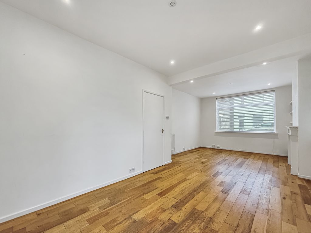 Property photo 3 of 26 0F834E56601A99966A2A56F1Ff61A542A68Eb282
