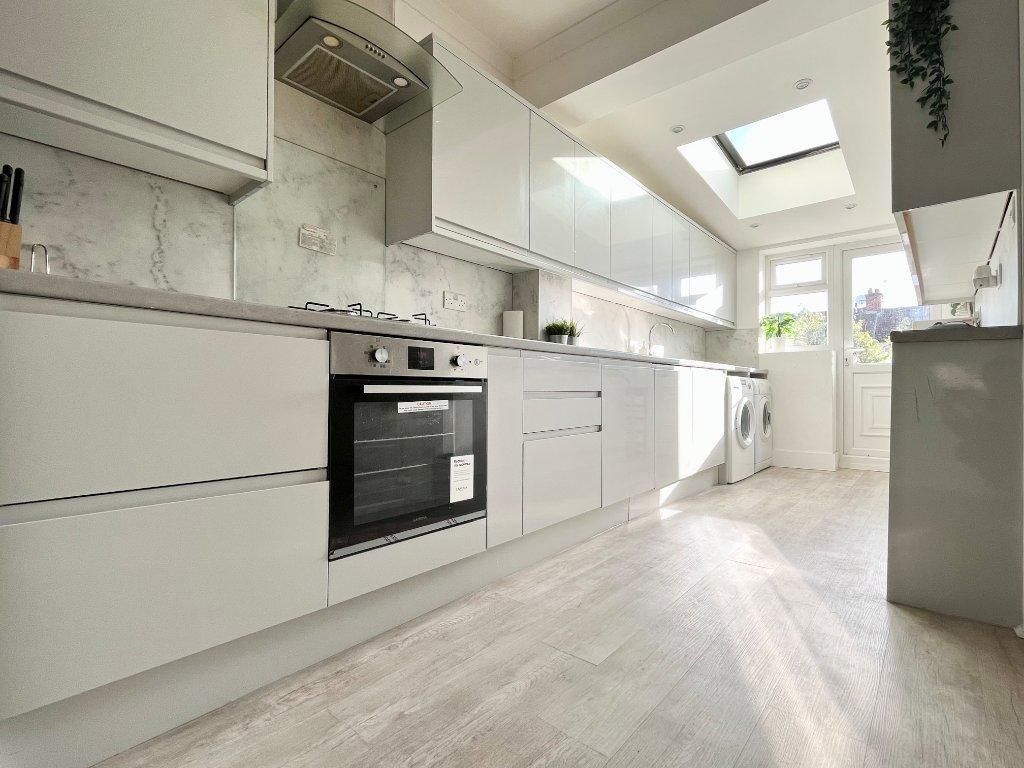 Property photo 3 of 12 23A6E2E77c2E72E98c0A5967447B7693.Jpg