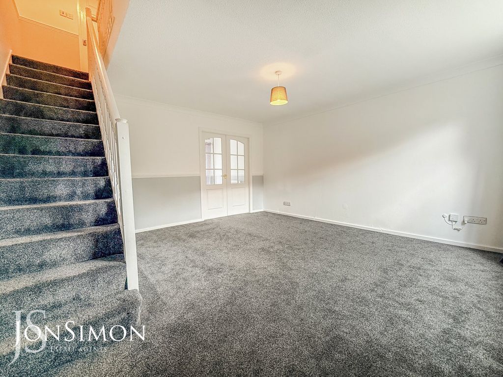 Property photo 3 of 24