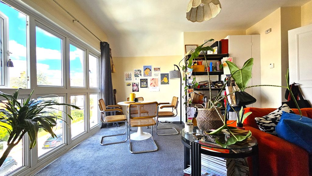 Property photo 3 of 3