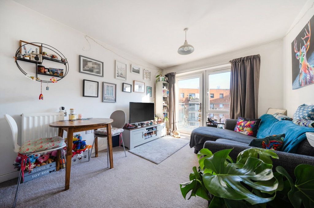 Property photo 3 of 8 1371874-2-69209ee...