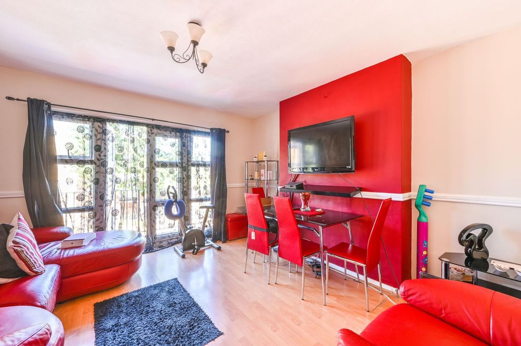 Property photo 2 of 6