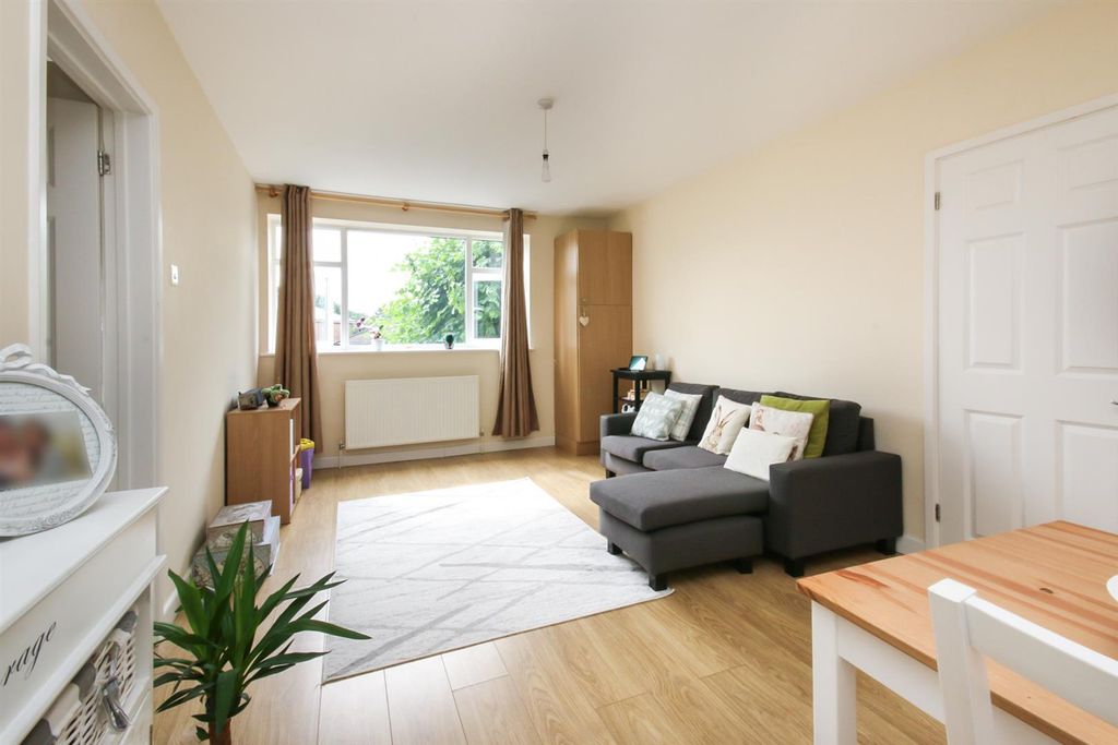 Property photo 2 of 14 2