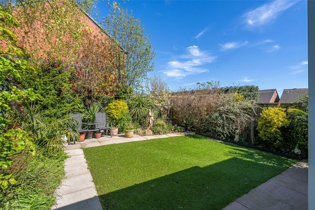 Property photo 2 of 34 Picture No. 17