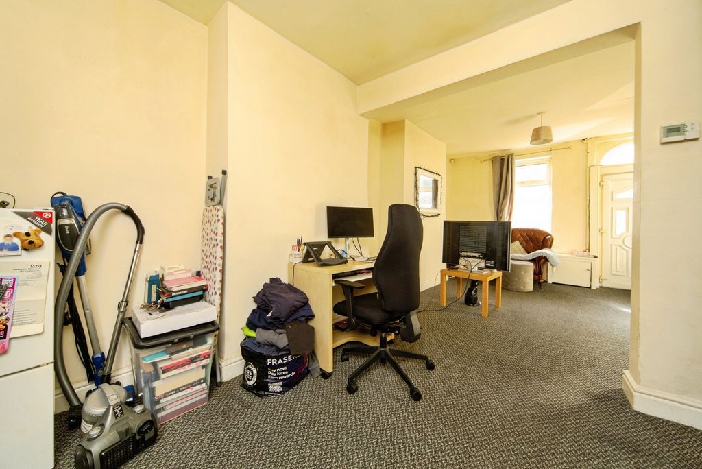 Property photo 2 of 18 Pbox-Img.Jpg