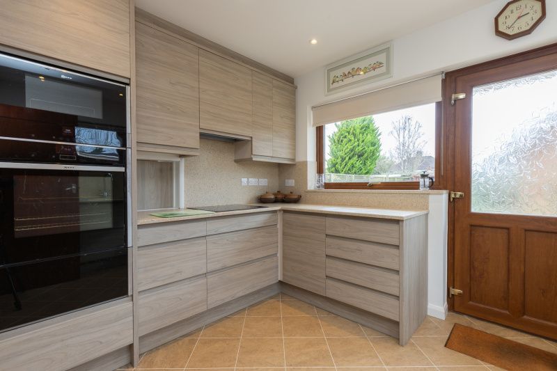 Property photo 3 of 17 Kitchen