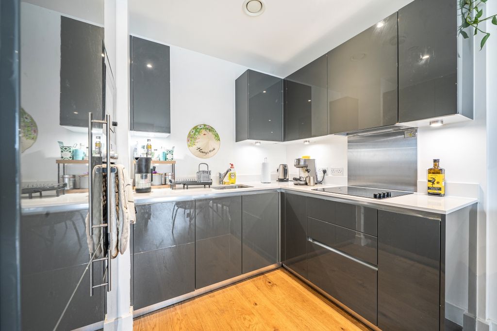 Property photo 2 of 16 1530970 (8)