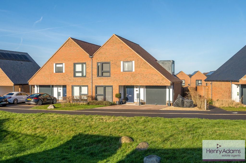 Additional image 20 of 3 bed semi-detached house for saleFrancis Rose Way, Liss GU33