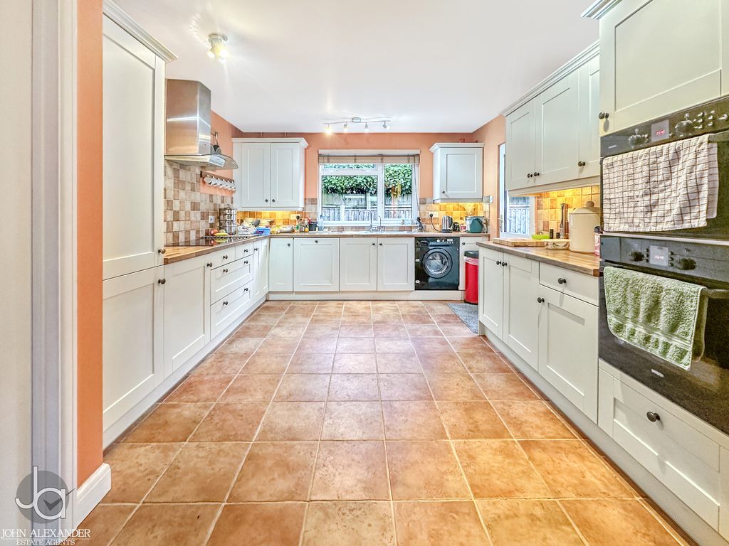 Property photo 2 of 22 20250310_163217011_0.5