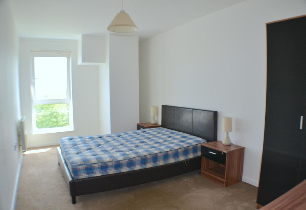 Property photo 3 of 6 Bedroom