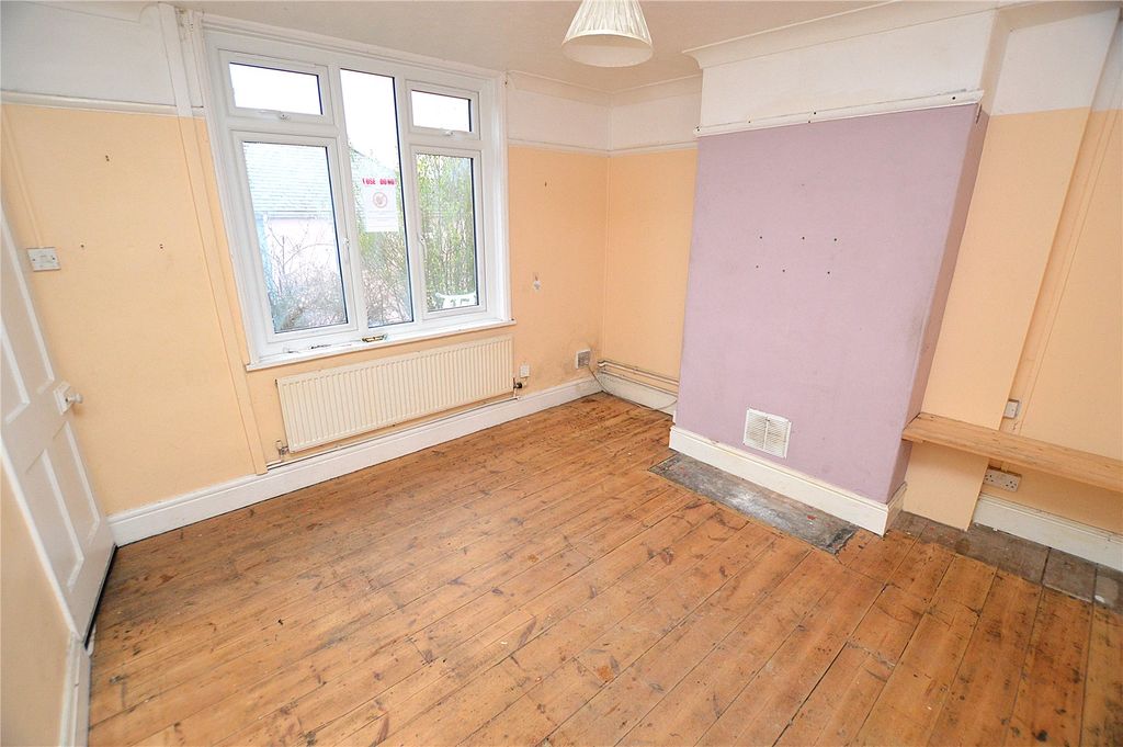 Property photo 3 of 9 Lounge