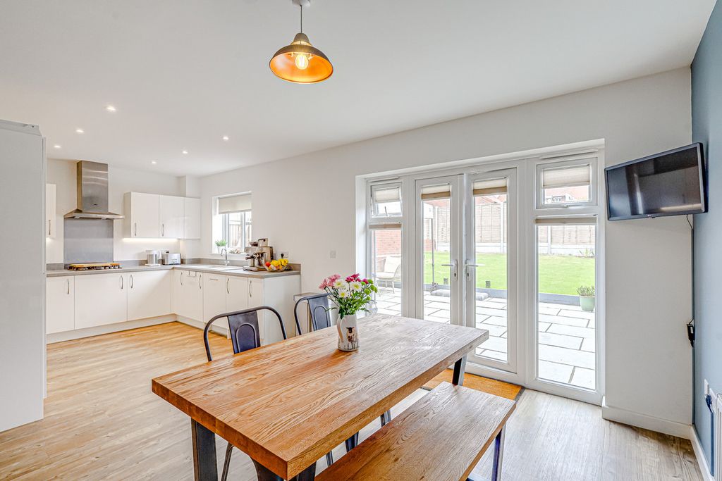 Property photo 2 of 30