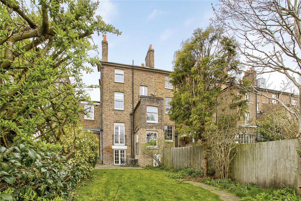 Property photo 2 of 40 Picture No. 28