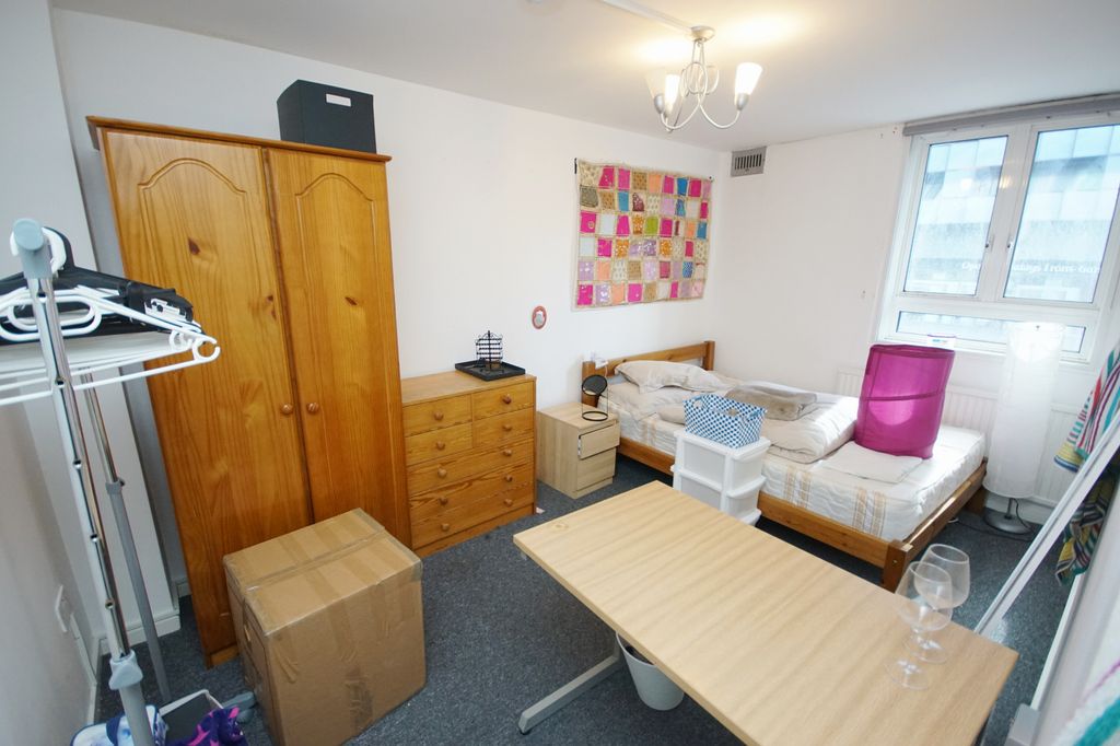 Property photo 2 of 5