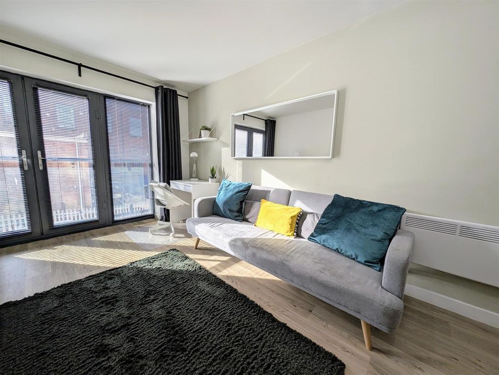 Property photo 3 of 11 Living Room.Jpg