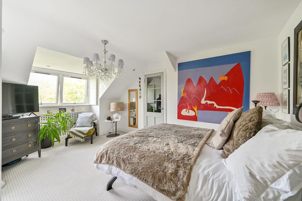 Additional image 15 of 2 bed flat for saleLockbridge Court, Ray Park Road, Maidenhead SL6