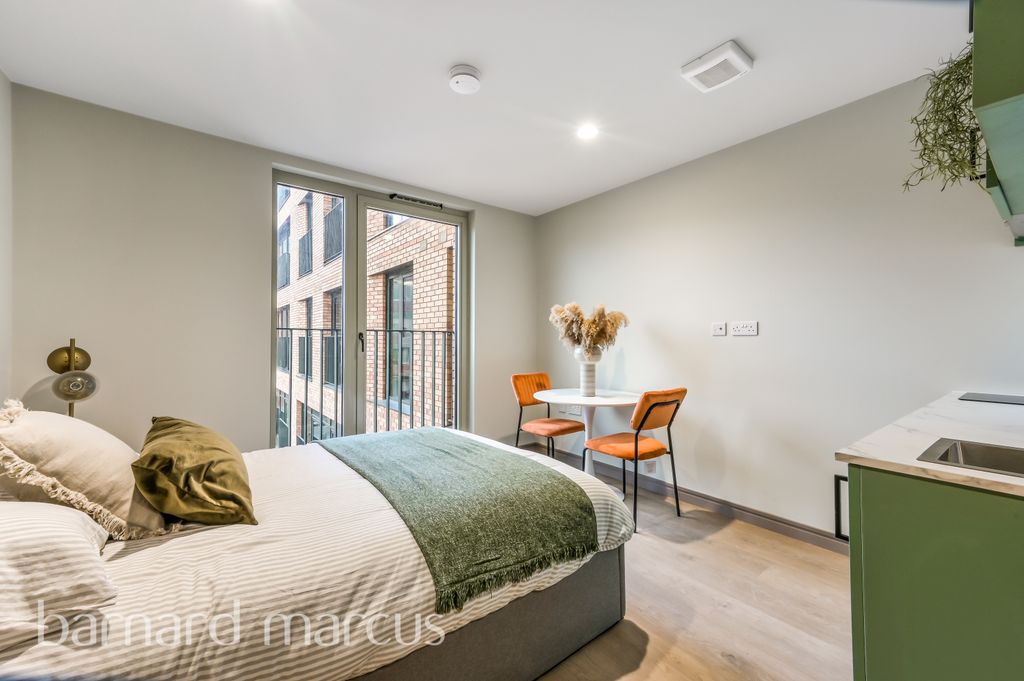 Property photo 3 of 8 Bedroom