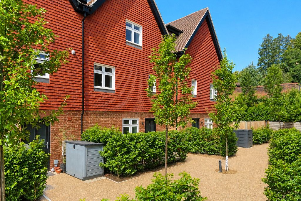 Property photo 1 of 12 External