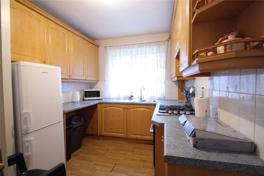 Property photo 3 of 9 00000