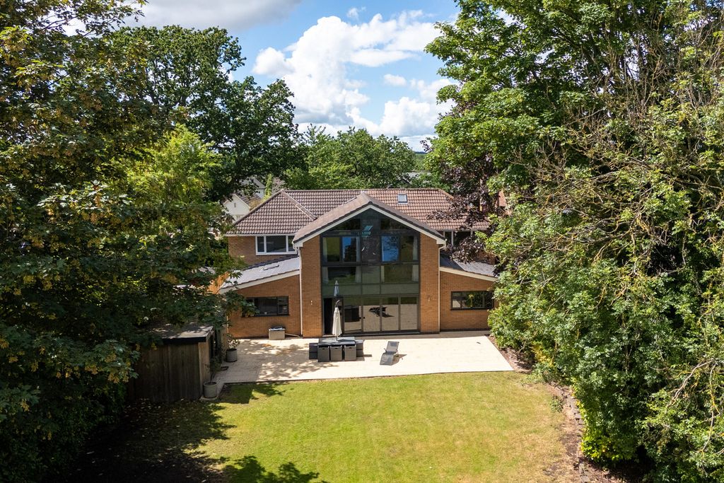 Property photo 2 of 37