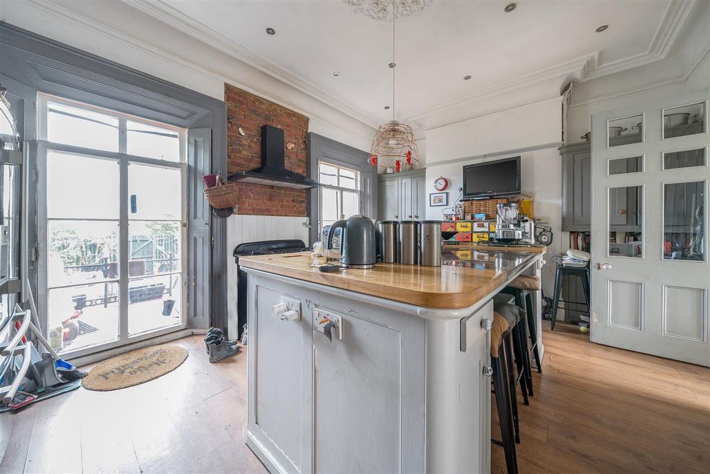 Additional image 5 of 6 bed terraced house for saleOrwell Road, Harwich CO12