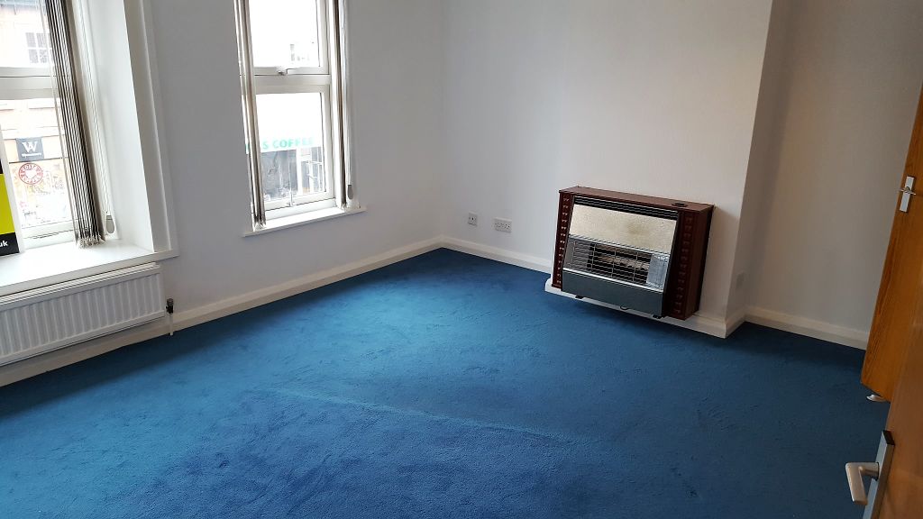 Property photo 3 of 6 Living Room