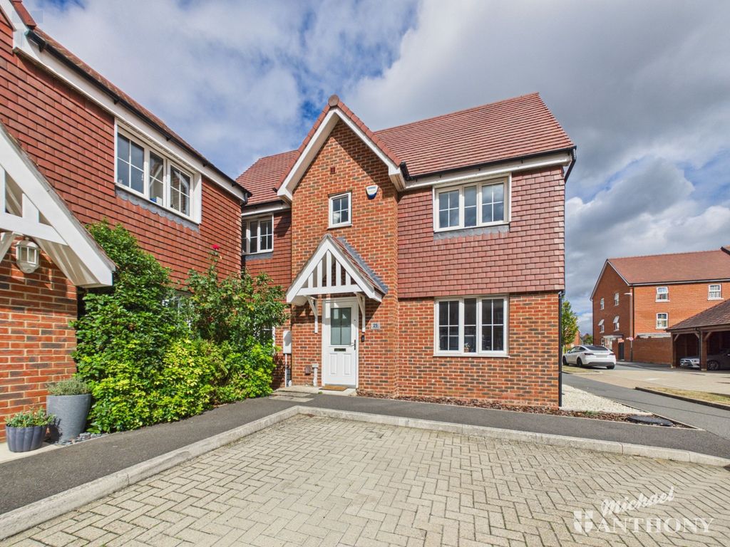 Property photo 1 of 18 Cam03852G0-Pr0788-Still023