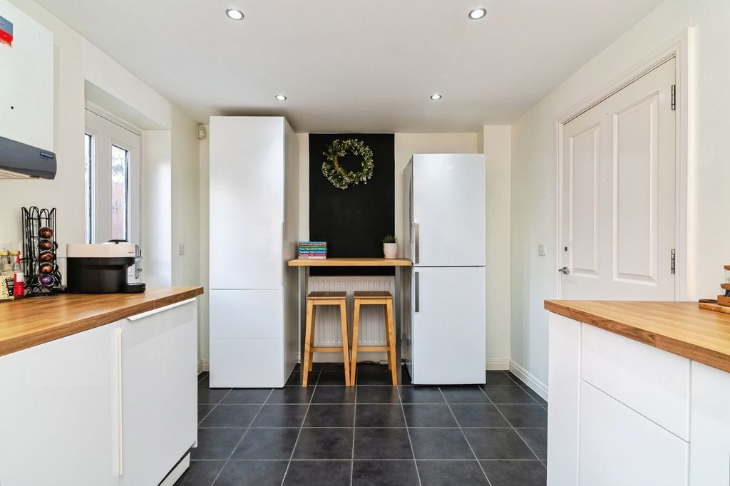 Property photo 3 of 18 Pbox-Img.Jpg