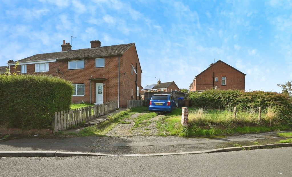 Property photo 3 of 22 W4.Jpg