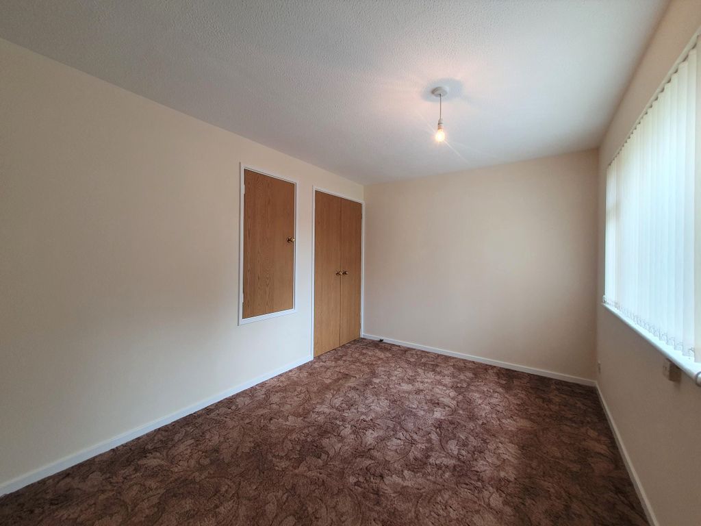 Property photo 2 of 11 Bedroom 1