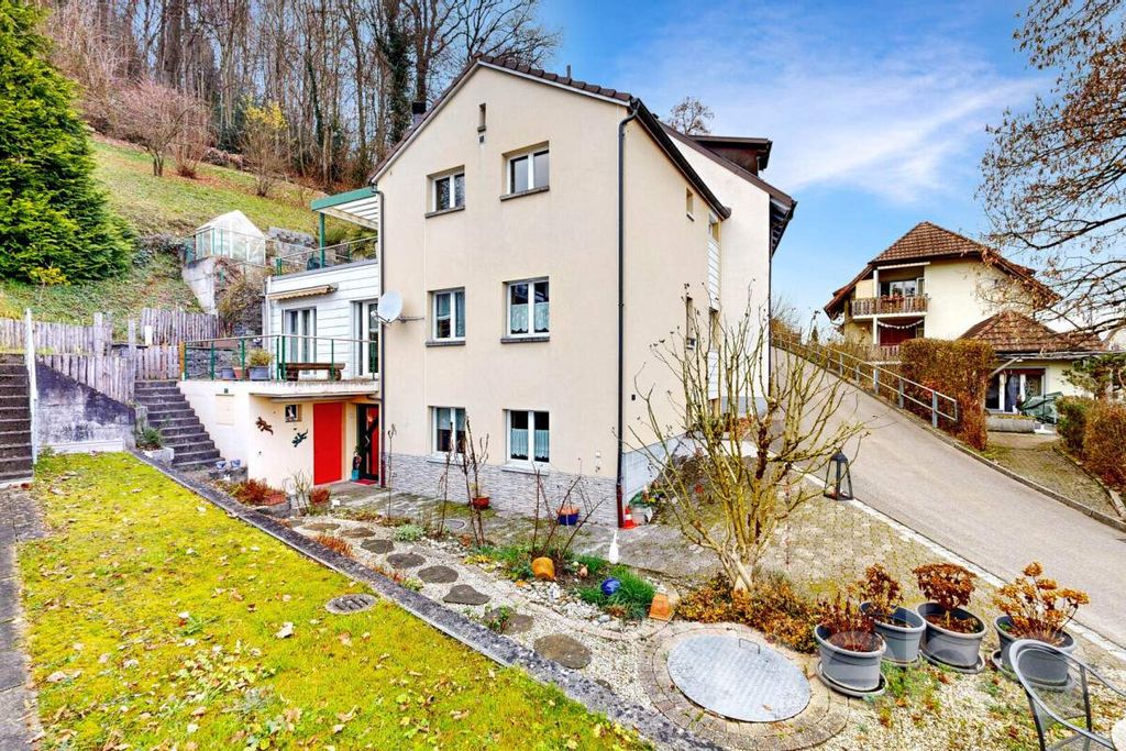 Property photo 2 of 12