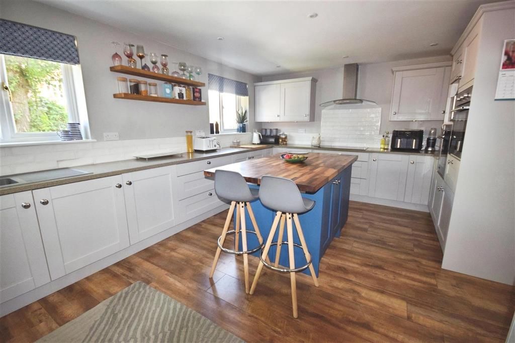Property photo 3 of 17 Kitchen/Diner
