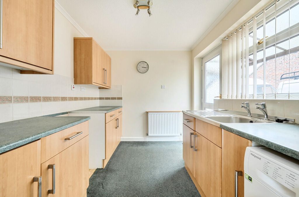 Property photo 2 of 14 Kitchen